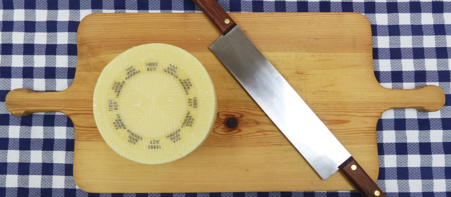 Cómo cortar un queso manchego